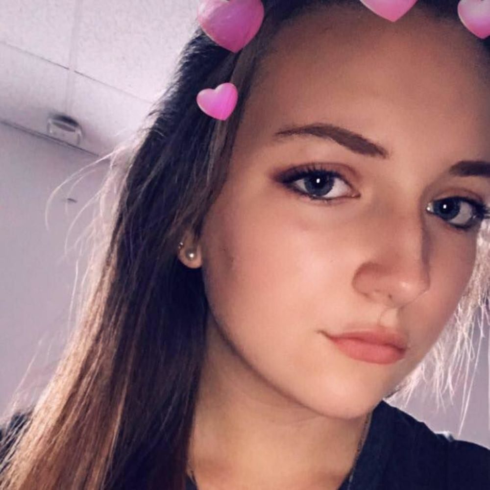 Meet your Posher, Kayla